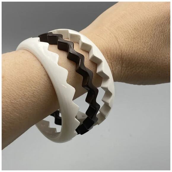 Vintage 3 in 1 Zig Zag Plastic Bangle Bracelets Nesting White Brown Stackable - Picture 4 of 7